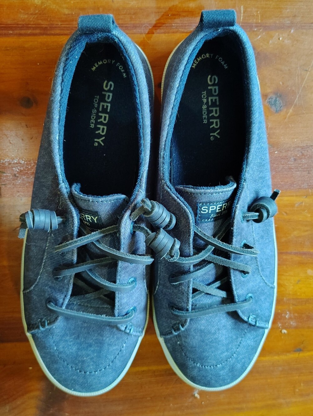 Sperry Crest Vibe Size 7.5 Navy Blue Canvas Memory Foam Sneakers